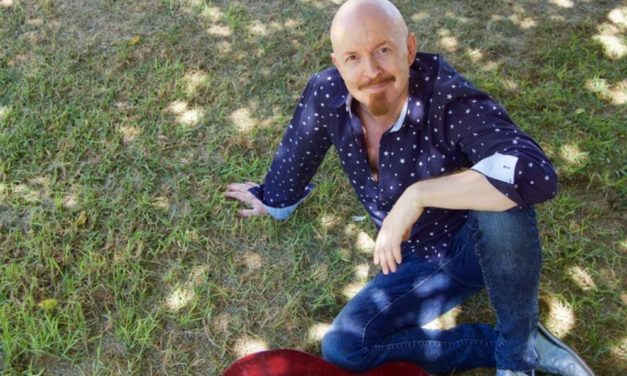 Uno dei 10 cantanti scelti per rappresentare l’Italia a New York ha vissuto a Tortona per 5 anni