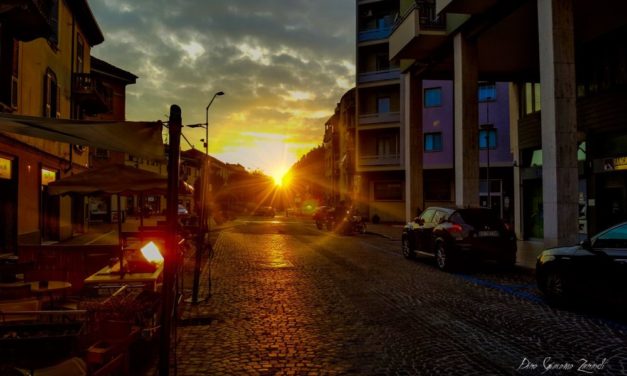 C’è Oggi Tortona: uno splendido tramonto su largo Borgarelli nello scatto di Giacomo Zanardi