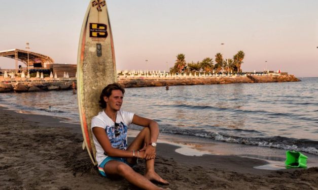 Perché durante il Wind Festival di Diano Marina non fare uno striscione in memoria di Stefano?