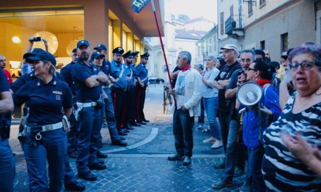 A Tortona non vogliamo più vedere scene come questa fra Tortonesi contro, in una città militarizzata
