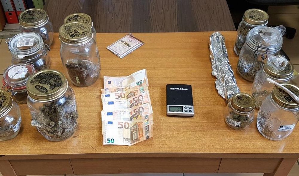 Un tortonese usava la falegnameria come spaccio per la droga, arrestato con mezzo Kg di hashish e marijuana