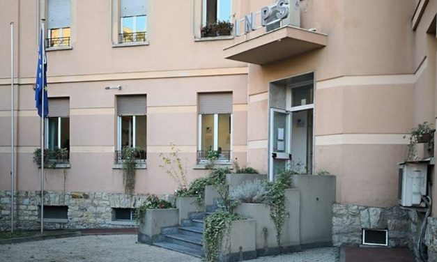 La disavventura di un dianese all’Inps di Imperia, dove le pratiche si fanno in cortile perché i disabili non possono accedere