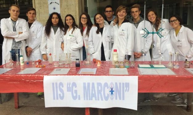 Una bella esperienza per gli studenti del Marconi le “Bancarelle Scientifiche” a Tortona