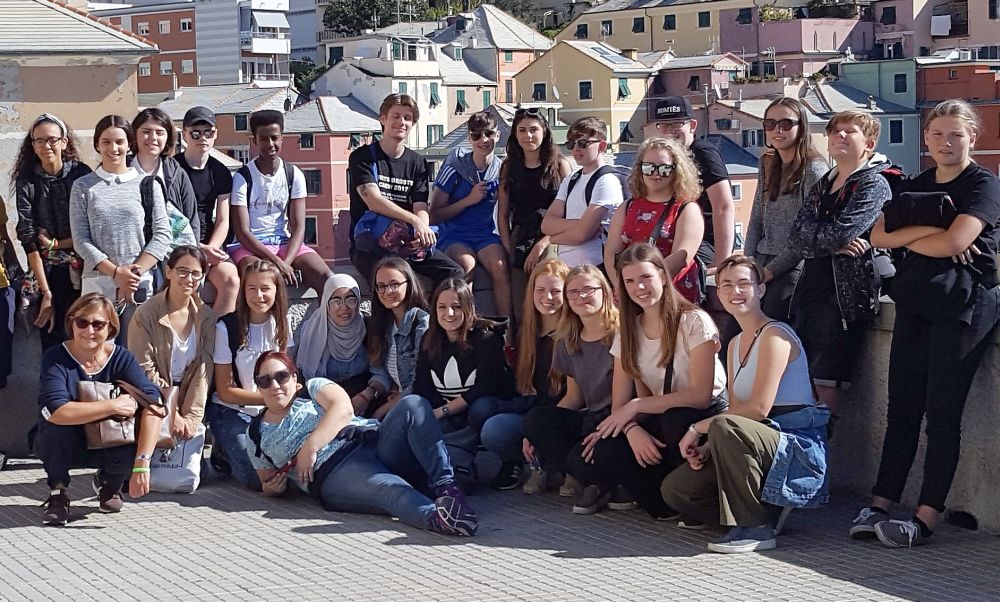 You ar’t in Tortona con gli studenti del Marconi e i coetanei dall’Irlanda e dalla Danimarca. Le interviste