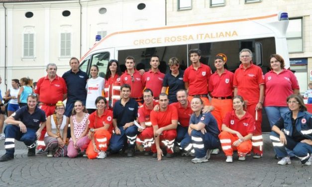 Croce Rossa in piazza per la “StraTortona 2026”: sport e solidarietà nel ricordo di Luca Bassi