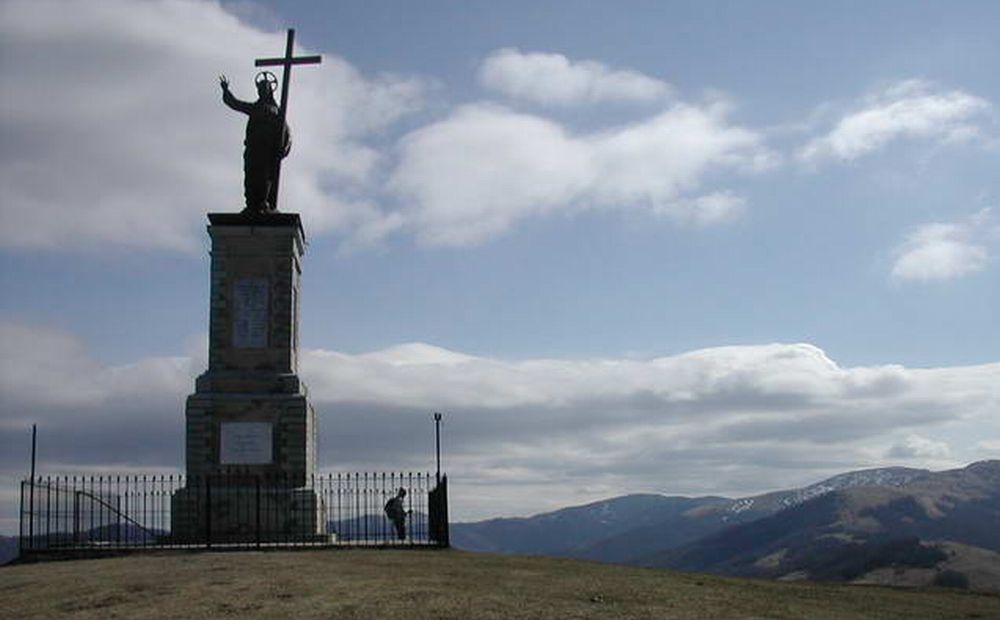 In Val Curone conclusi i lavori di restauro alla statua sul Monte Giarolo finanziati dalla Fondazione Cassa di Risparmio di Tortona