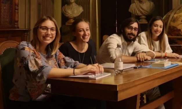 Questi 4 intelligenti giovani tortonesi discutono di cultura classica e vanno in semifinale regionale!