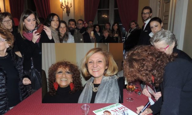 Terzo spettacolo e sempre tutto esaurito al Civico di Tortona. Mazzamauro soddisfatta: “Voglio regalare emozioni”