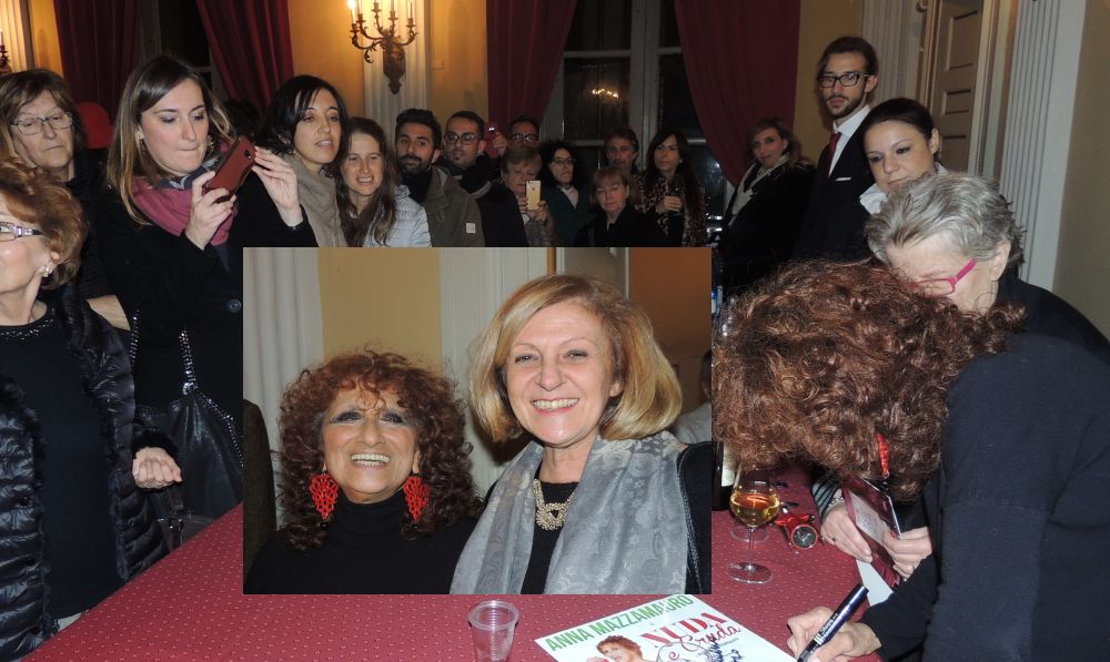 Terzo spettacolo e sempre tutto esaurito al Civico di Tortona. Mazzamauro soddisfatta: “Voglio regalare emozioni”