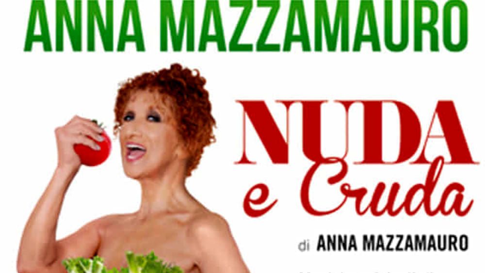 Sabato al Teatro Civico di Tortona c’è Anna Mazzamauro con “Nuda e Cruda”