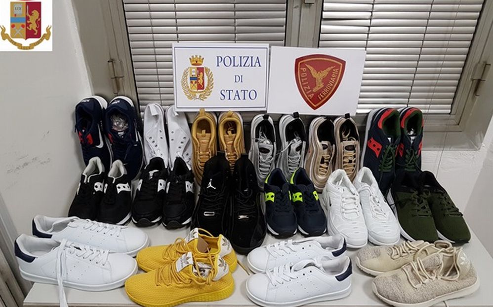 Numerosi sequestri di merce contraffatta effettuati dalla Polfer di Novi Ligure