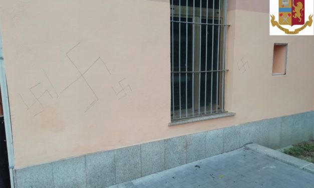 Svastiche alla stazione di Serravalle Scrivia, la Polfer individua l’autore