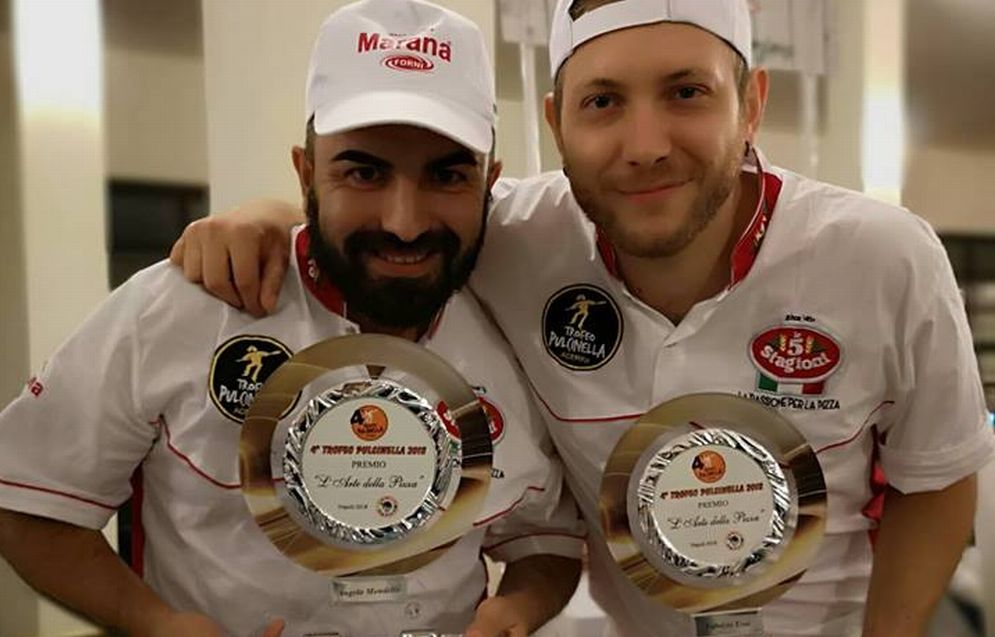 Il team della Pizzeria “Fra Diavolo” di Diano Marina ha vinto due premi importanti a Napoli e Granada