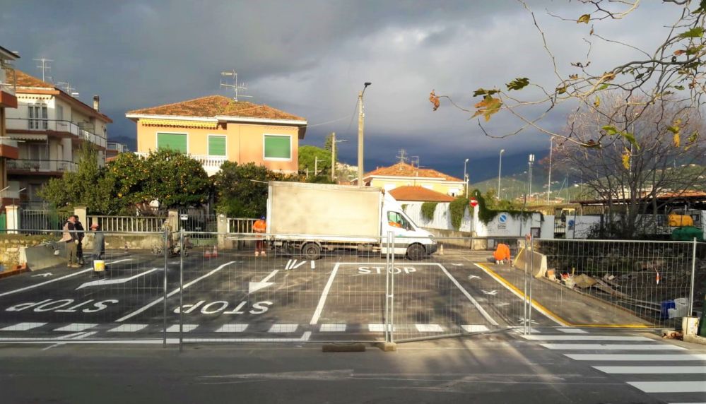 Con il primo attraversamento sull’ex sedime Diano Marina dice addio alla pista ciclabile