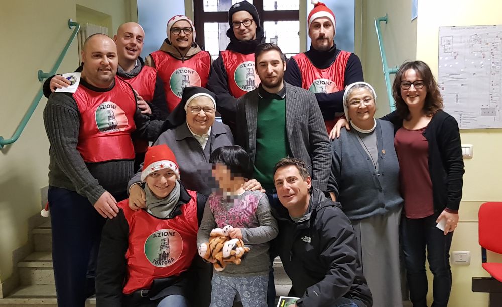 I giovani di Azione Tortona hanno portato giocattoli ai bambini del Cottolengo, Centro Paolo VI e ospedale infantile