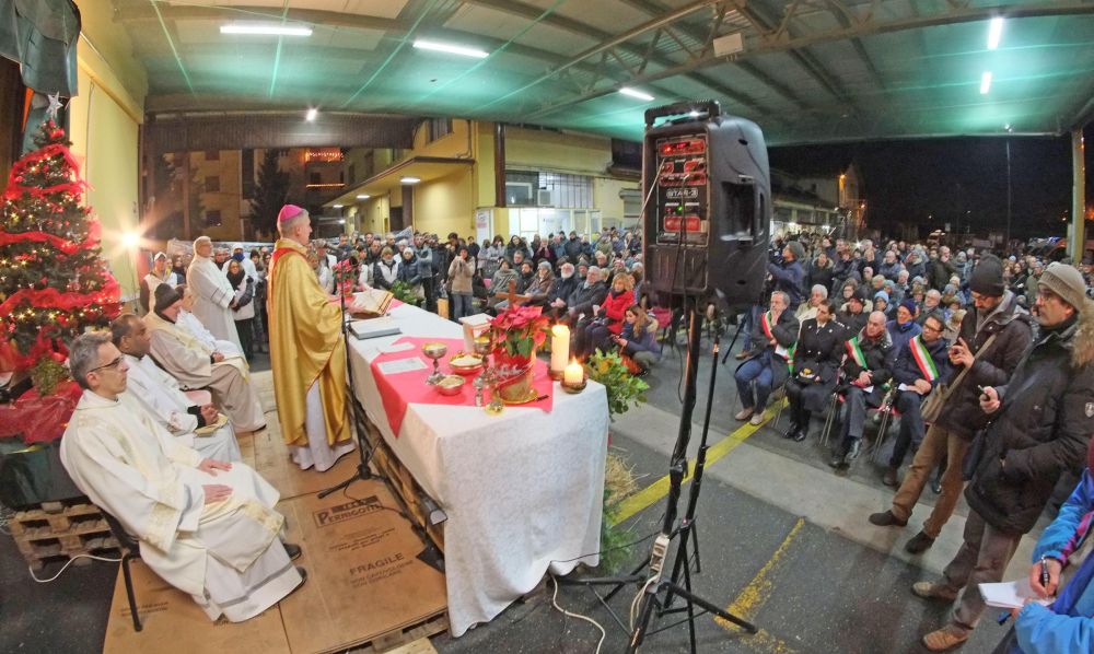 La messa di Natale del Vescovo Vittorio Viola alla Pernigotti