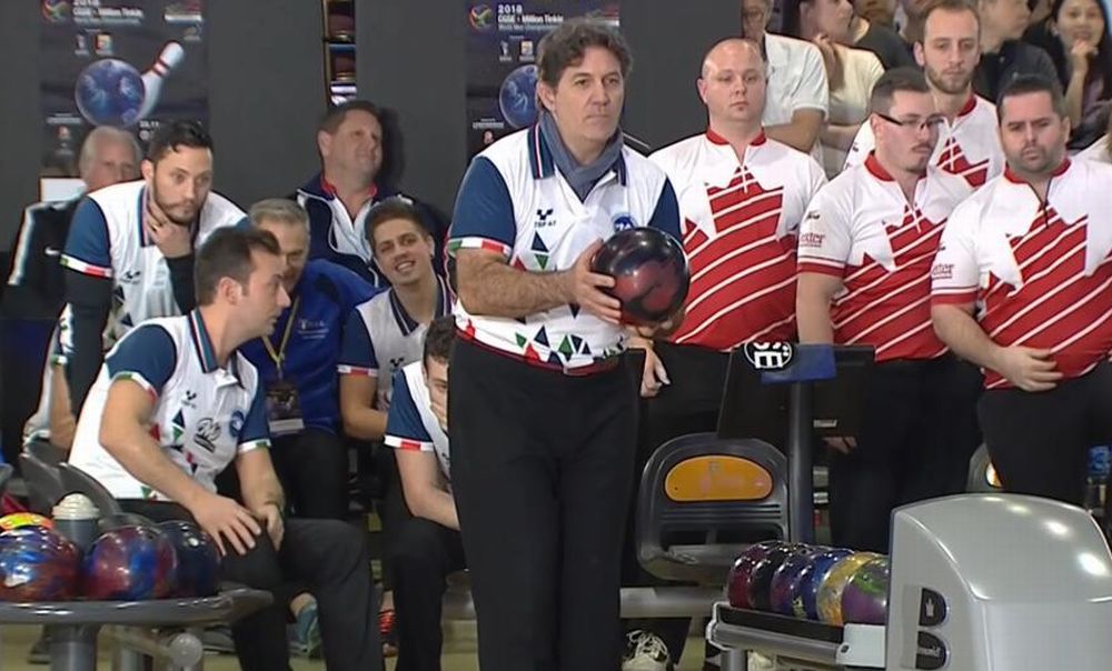 Il campione del mondo Reviglio al Bowling di Diano