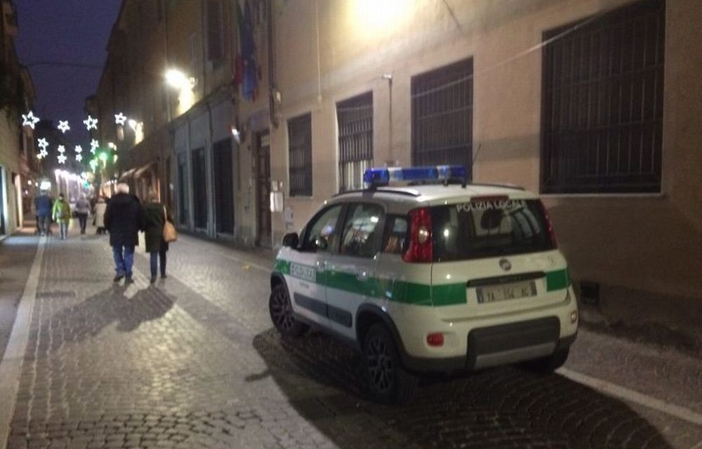 Acquisti natalizi a Tortona? Meglio il Centro commerciale! Il Commercio al dettaglio non può competere con chi offre caldo e prezzi bassi