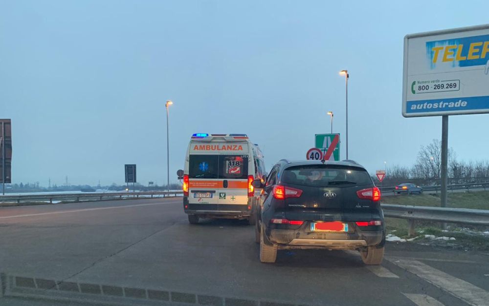 la bimba nata in auto ad Alessandria soccorsa grazie alla Polizia stradale.