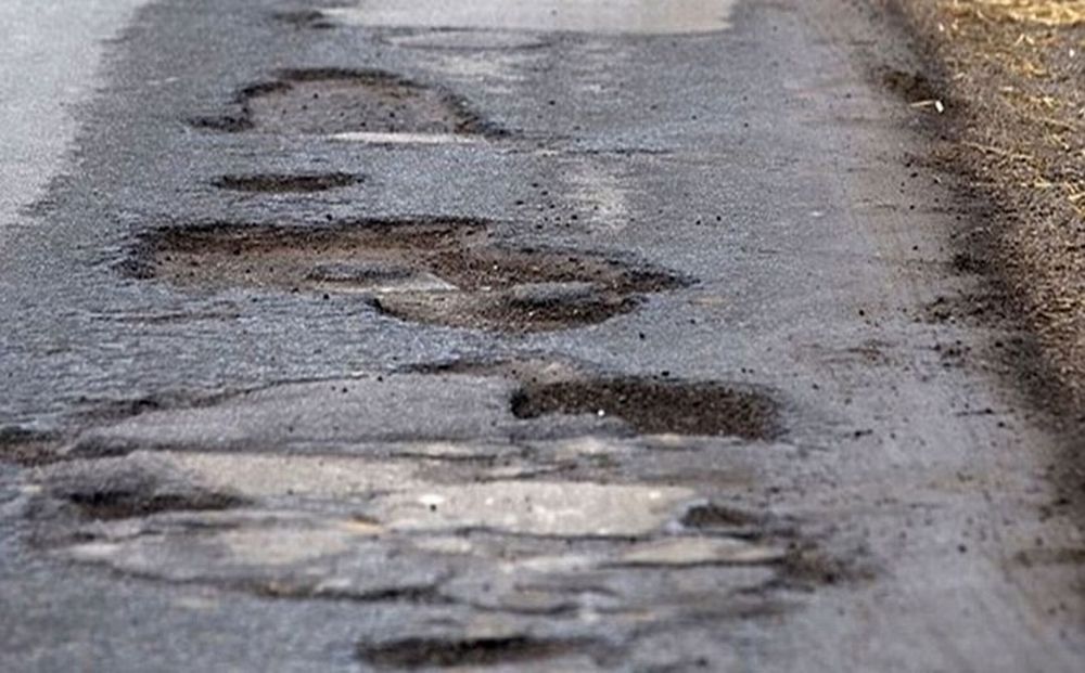Strade piene di buche alla periferia di Tortona: cosa fa la Provincia?