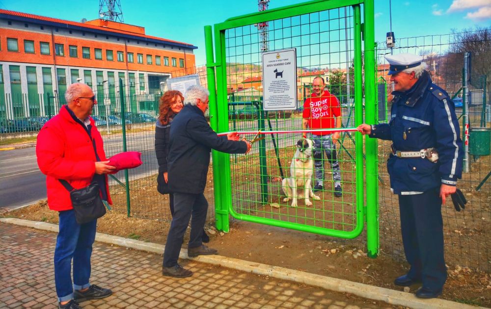 Ad Acqui Terme inaugurate 4 aree per i cani dove possono correre liberi