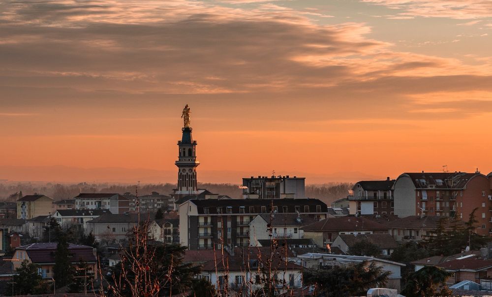 C’è Oggi Tortona: uno splendido tramonto sulla Madonna di Andrea De Ligio