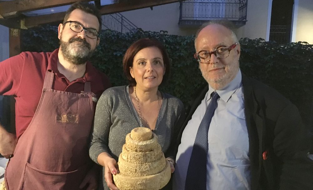 A Tortona con Slow Food e Raspelli si adottano pecore per valorizzare il formaggio Montebore