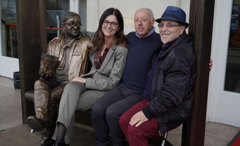 A Sanremo inaugurata una statuta dedicata a Lucio Dalla