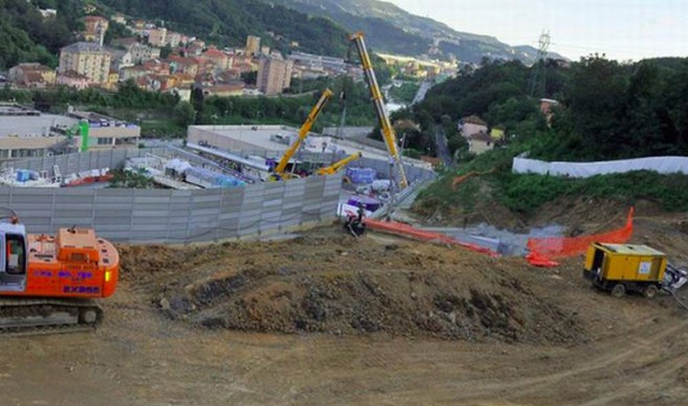 Terzo Valico, domani fra Tortona e Pozzolo Formigaro si toglie la massicciata che può contenere Terzo Valico, domani fra Tortona e Pozzolo Formigaro si toglie la massicciata che può contenere