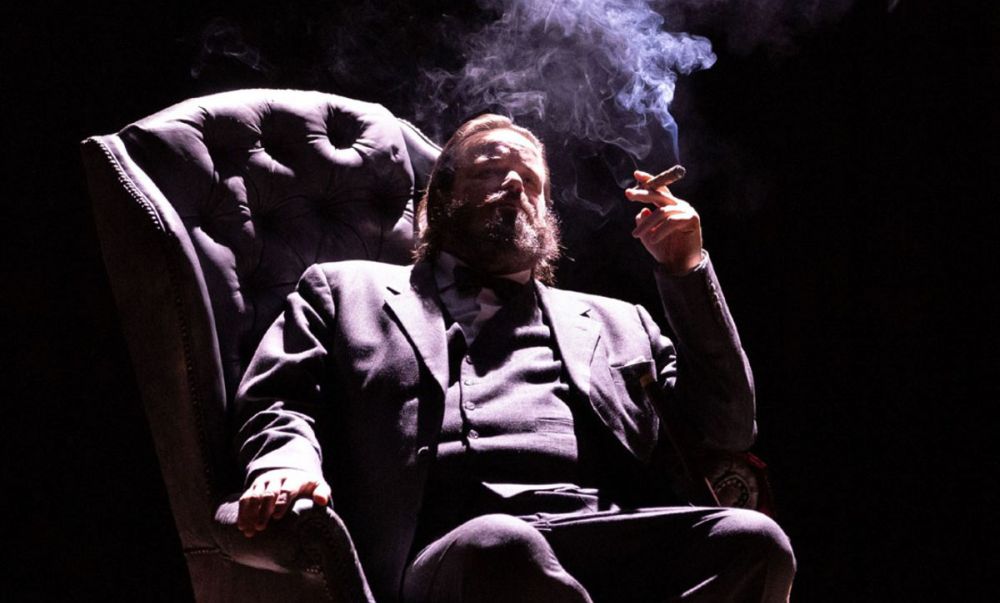 Giovedì al teatro Civico di Tortona va in scena “Churchill” con Giuseppe Battiston