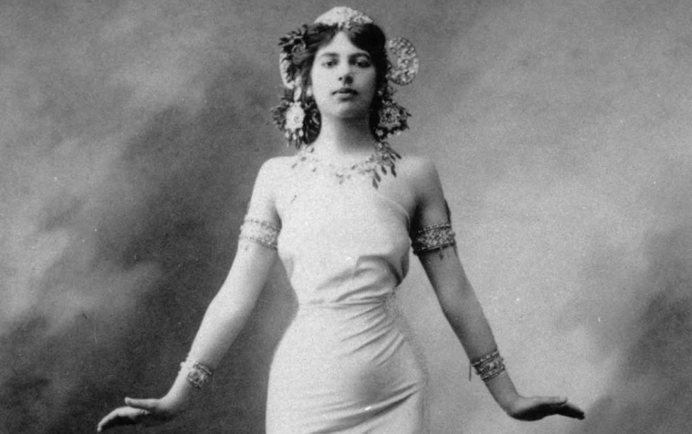 Domenica ad Alessandria un incontro sulla Storia della Moda e del Costume nella Donna dell’800