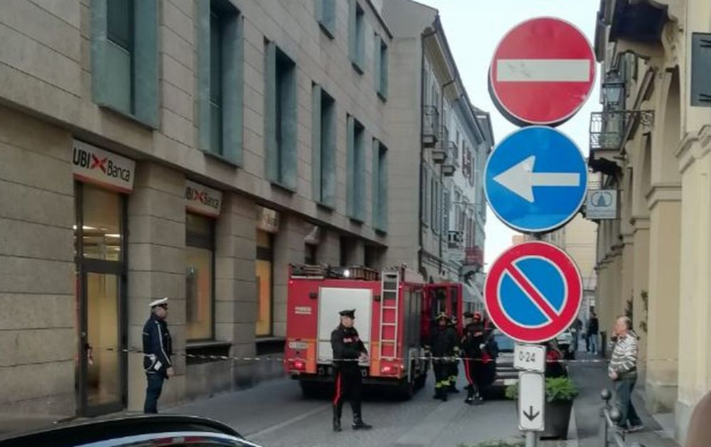 Principio di incendio al bar Milano in centro a Tortona e tentato furto al bancomat di Momperone