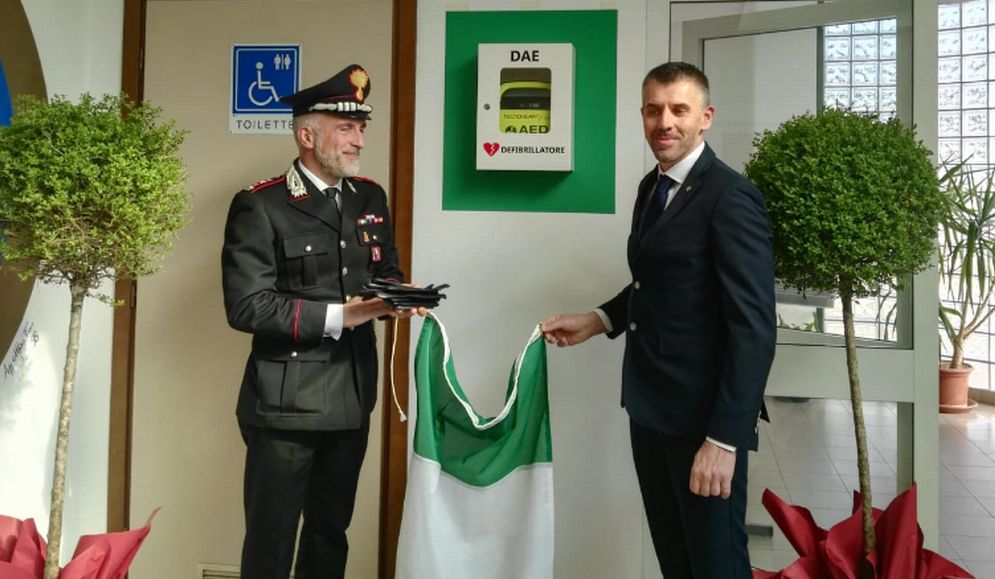 I carabinieri di Acqui terme si dotano di un defibrillatore