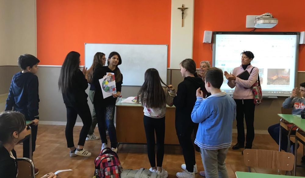 I giovani del Liceo “Peano” di Tortona insegnano l’arte ai bambini