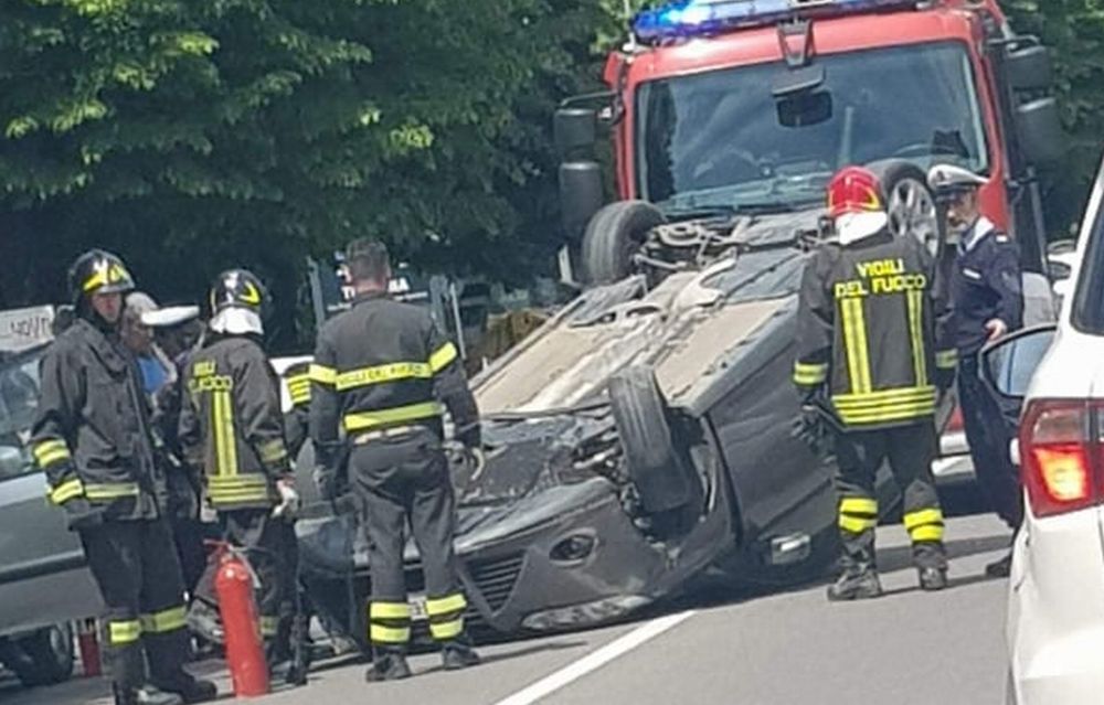 A Tortona un incidente in corso Romita, davanti alle scuole, paralizza il traffico per oltre un’ora
