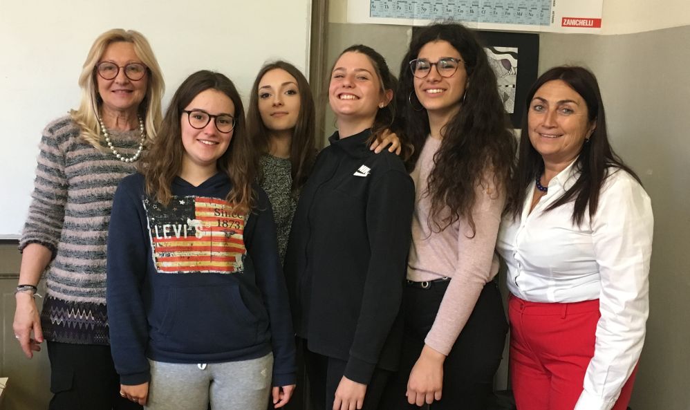 Giulia Carrozzi, Sava Denisa, Virginia Pellegrino e Simona Merlassino del Liceo Amaldi di Novi premiate ad Avellino