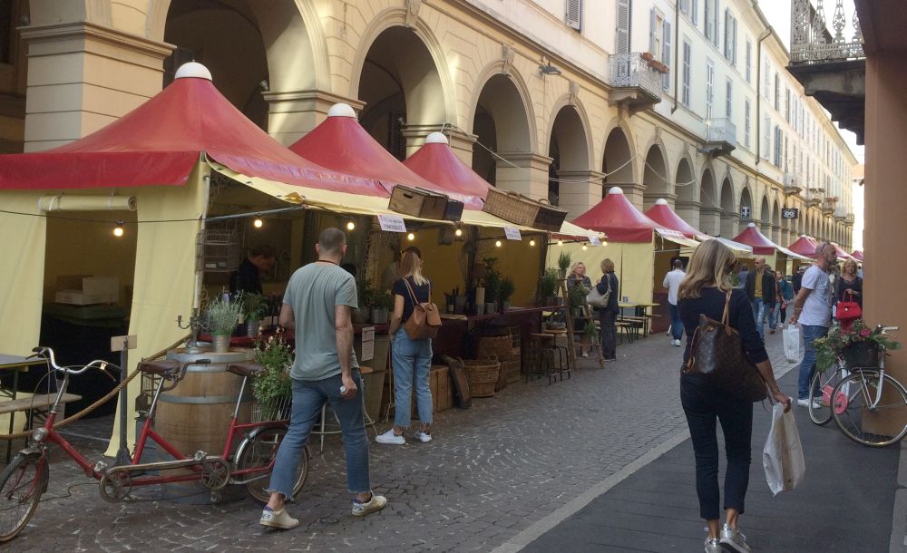 Si annuncia un week end spumeggiante con “Assaggia Tortona”. Ristoranti all’aperto,  e prodotti locali