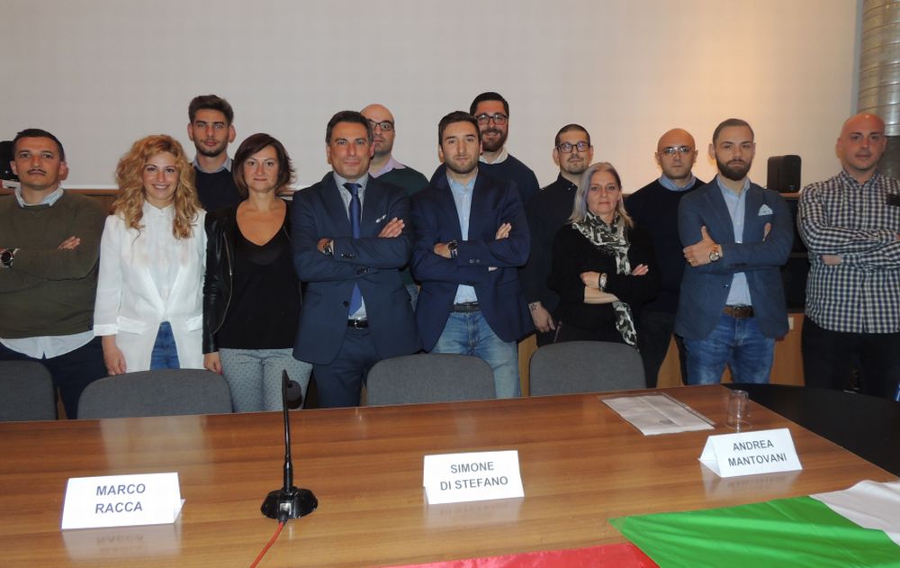 A Tortona i candidati di CasaPound si sono presentati alla città. Le immagini di una sala strapiena con Simone Di Stefano, segretaio nazionale