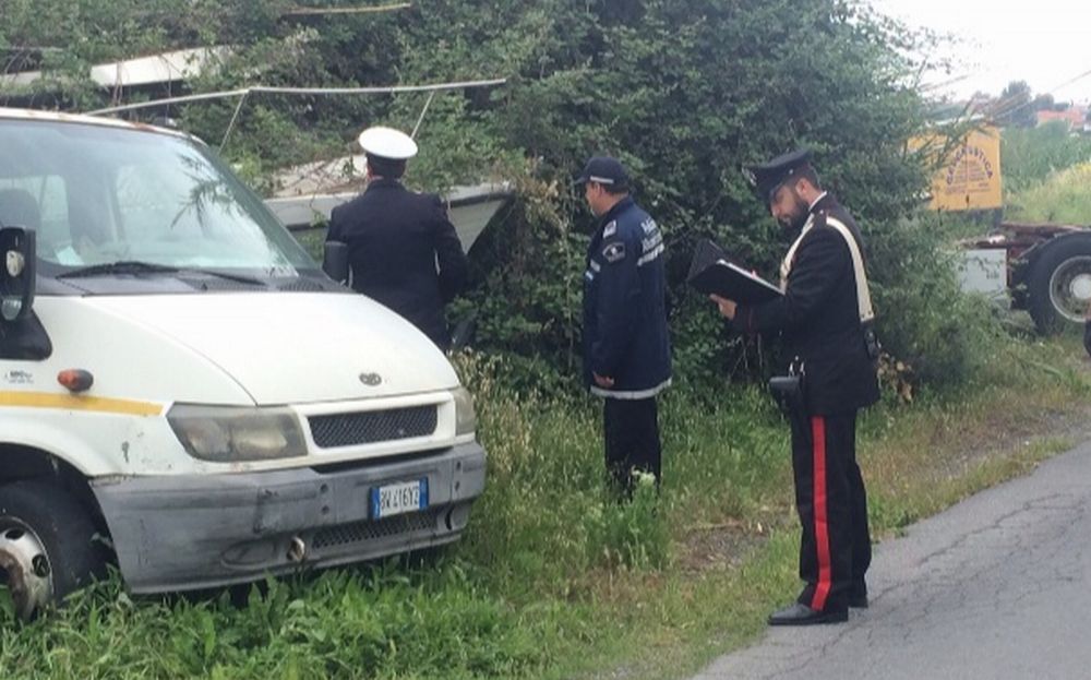Operazione ambientale di pulizia a Diano Castello restituita un’ampia area demaniale ai cittadini