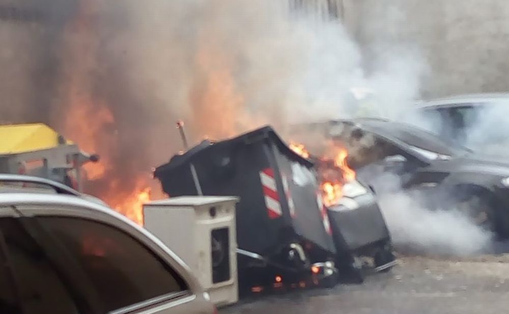 Grave incendio doloso con rischio di esplosione nel centro storico di Tortona. Scongiurato grazie ai pompieri