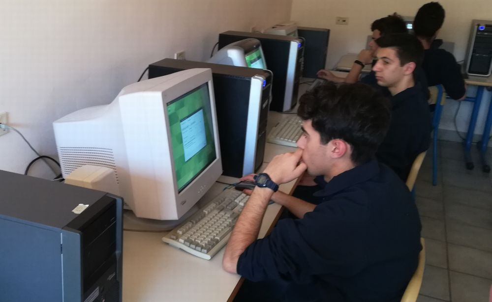 All’istituto Sauro di Imperia ripristinata l’aula di informatica grazie studenti  e professori