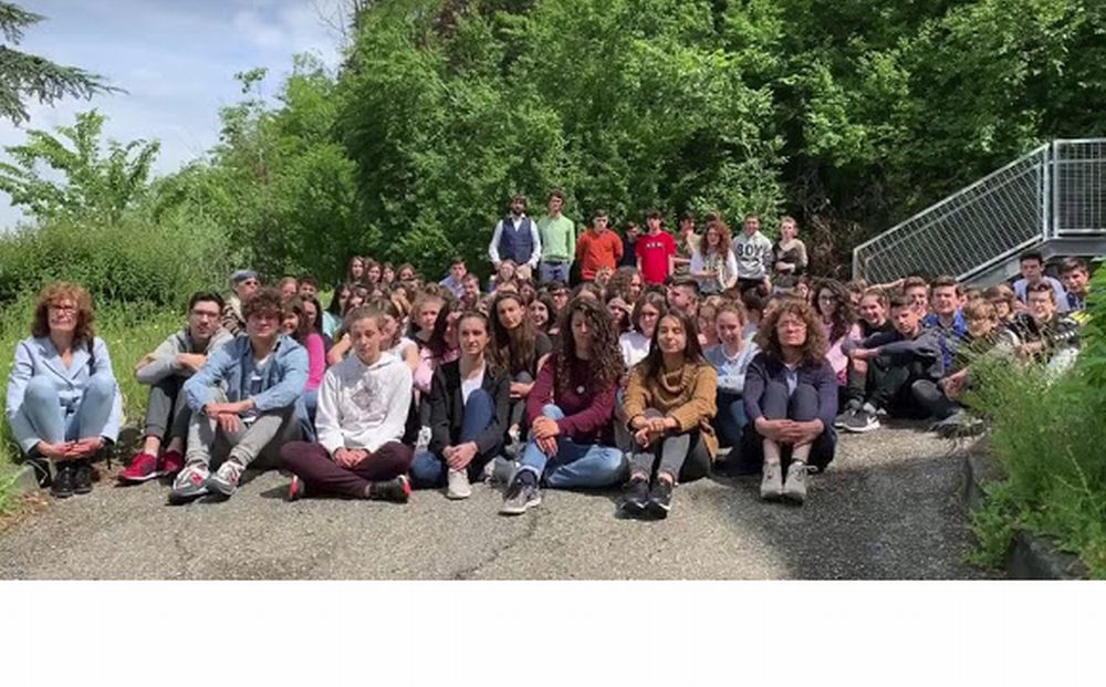 A Tortona l’infinito di Leopardi è diventata un flash mob con gli studenti del liceo Peano