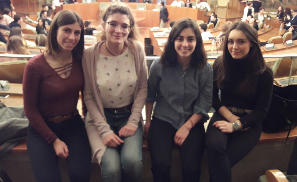 Quattro giovani tortonesi del Liceo “Peano” vincono il concorso sull’Europa