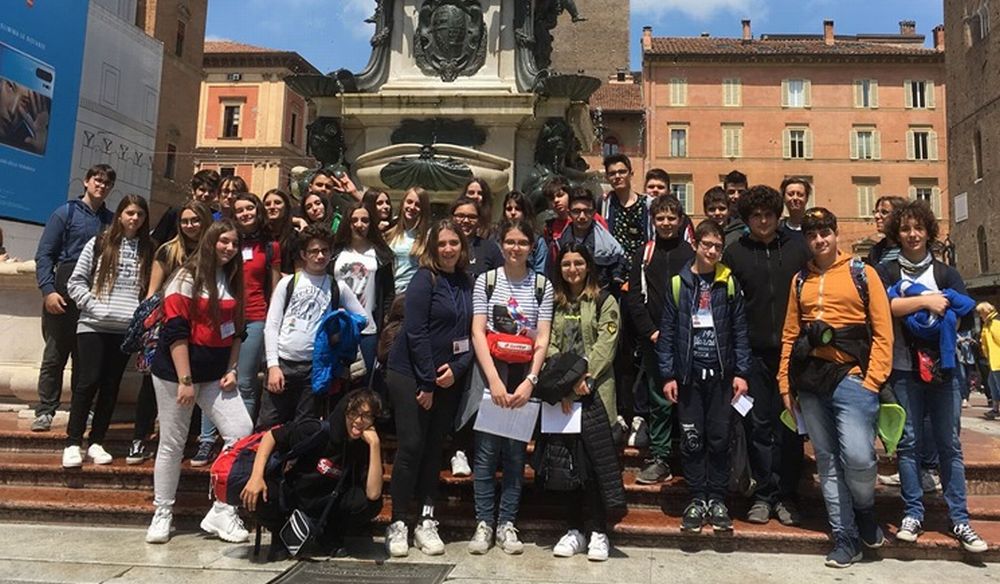 I ragazzi delle scuole medie di Sale in gita al sacrario di Marzabotto e a Bologna
