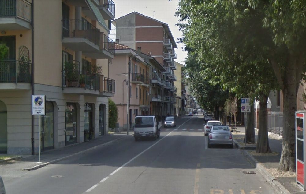 A Tortona un giovane tenta di suicidarsi perché la mamma scopre che si droga e picchia il carabiniere che lo salva