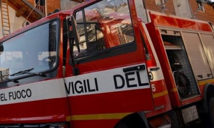 Si incendia un capannone a Castelnuovo Scrivia, intervengono i pomperi
