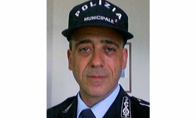 Diano San Pietro saluta Elvio Siccardi, il vigile urbano che va in pensione dopo 38 anni di servizio