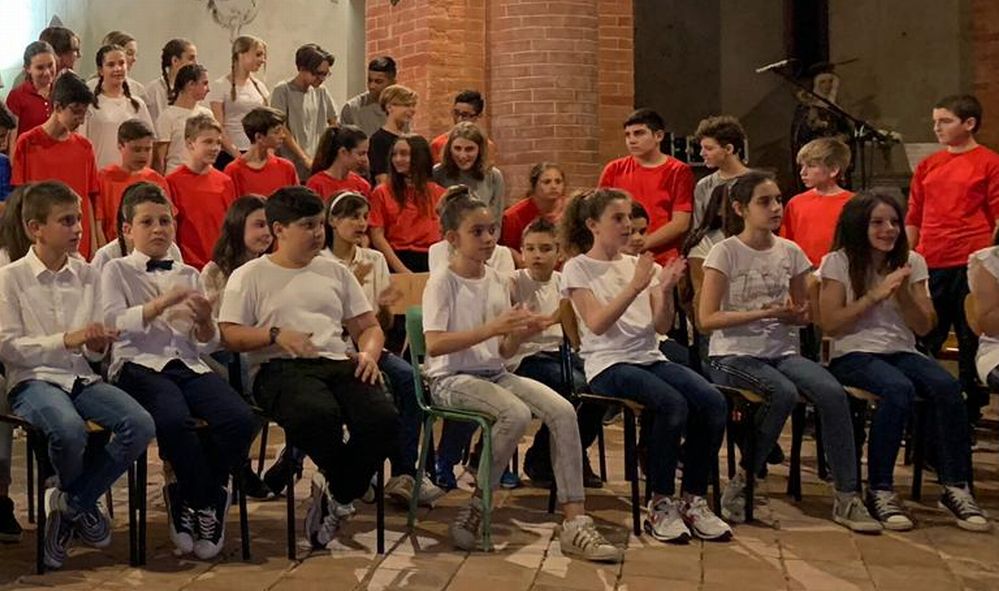 Bello lo spettacolo di fine anno alla scuola media di Sale