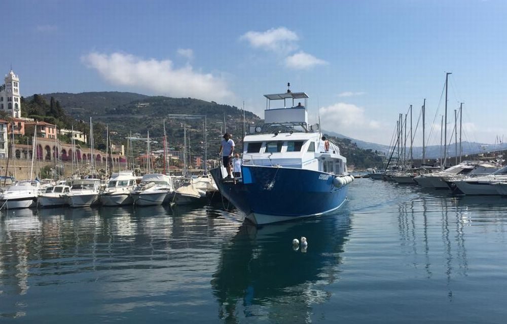 Gli alunni della Scuola media Biancheri di Ventimiglia alla scoperta dei cetacei nel Santuario internazionale Pelagos con il FAI.