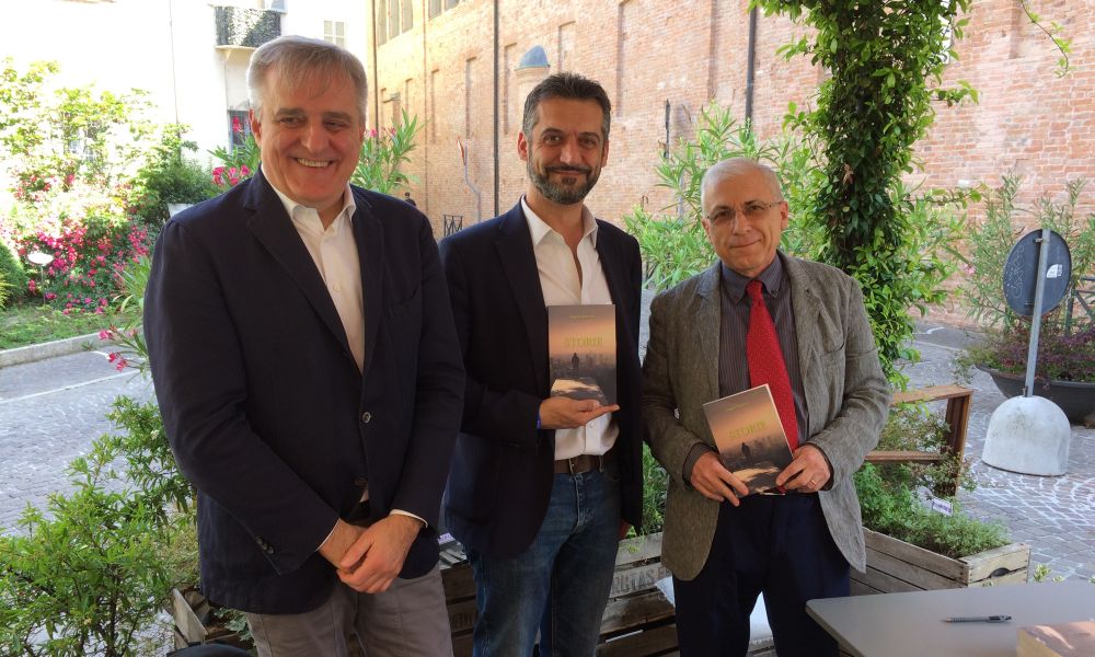 Un successo a Tortona la presentazione del libro “Storie” col Sindaco e il presidente della Fondazione